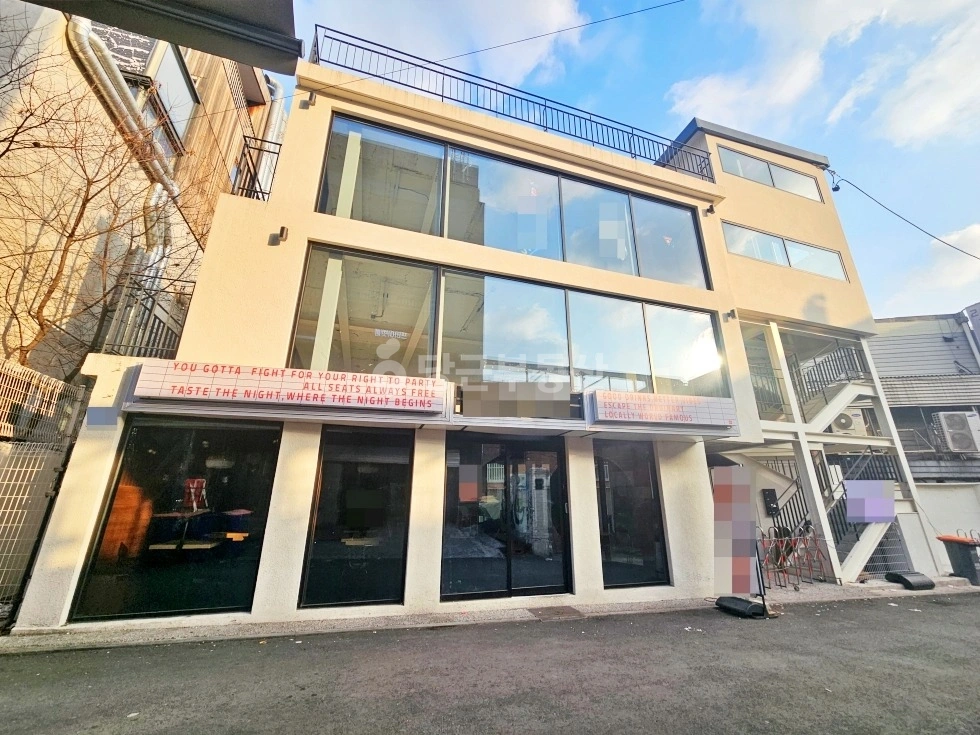 서울특별시 마포구 서교동 상가 사진 1