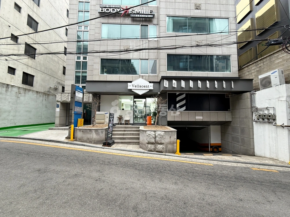 서울특별시 강남구 논현동 상가 사진 1