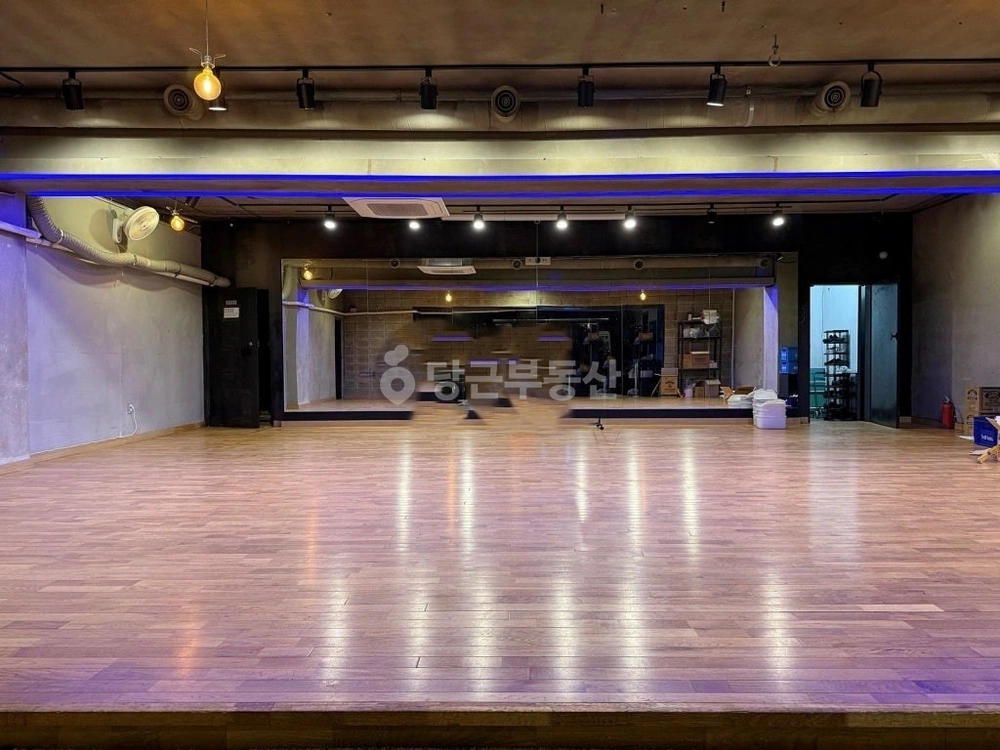 서울특별시 마포구 동교동 상가 사진 1