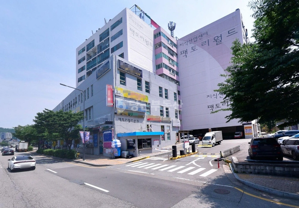 경기도 수원시 영통구 원천동 공장/창고 사진 1