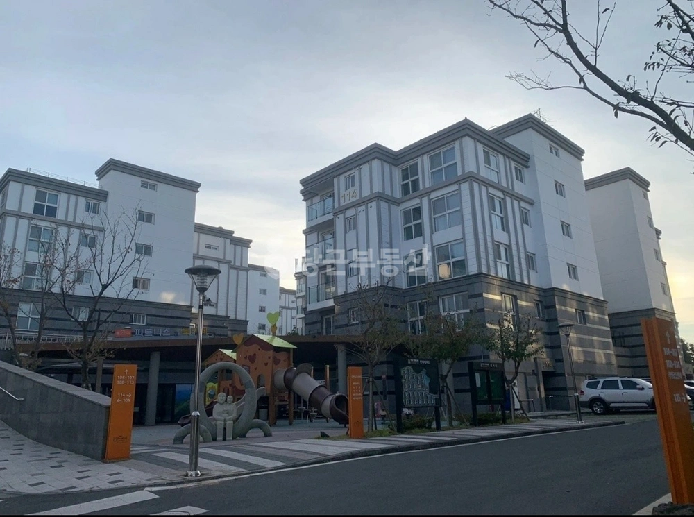 제주특별자치도 제주시 조천읍 빌라(투룸 이상) 사진 1