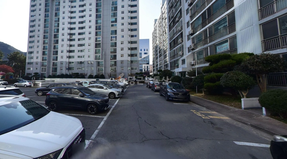 경상남도 창원시 마산회원구 내서읍 아파트 사진 1
