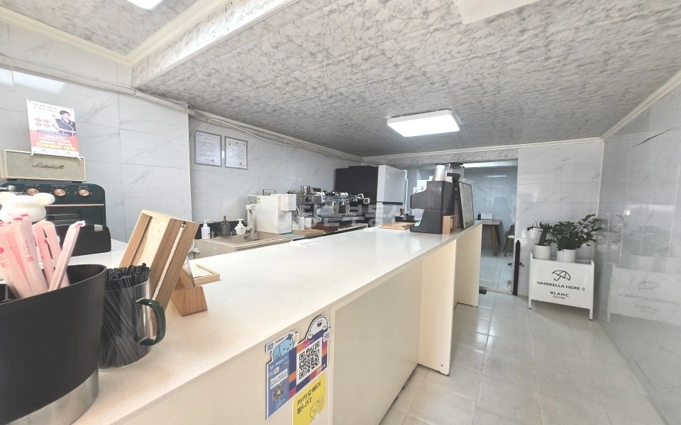 서울특별시 서초구 잠원동 상가 사진 1
