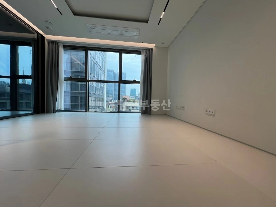 서울특별시 강남구 역삼동 아파트 사진 1