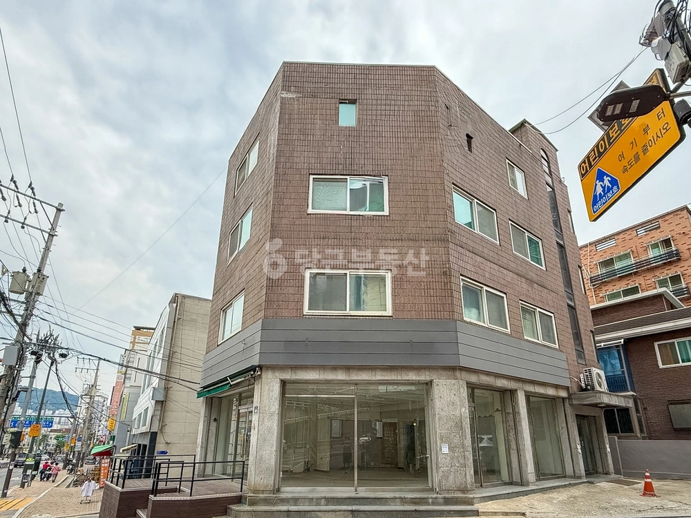 서울특별시 은평구 신사동 건물 사진 1
