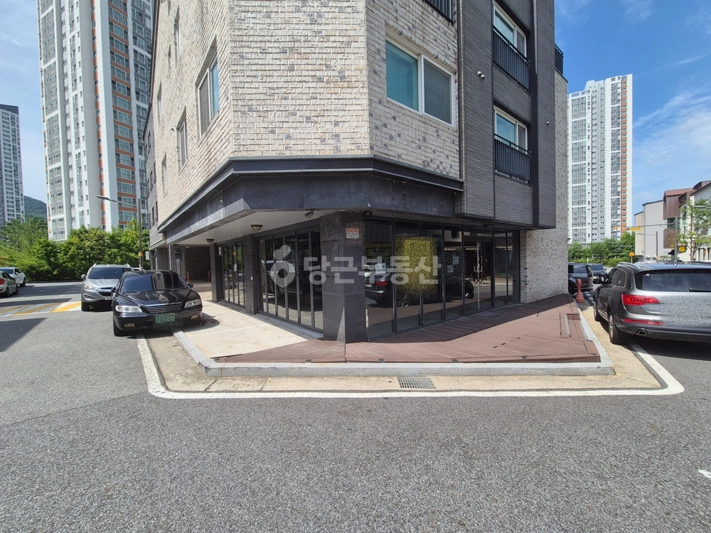 대전광역시 유성구 지족동 상가 사진 1