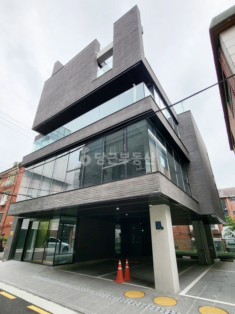 서울특별시 강남구 신사동 건물 사진 1