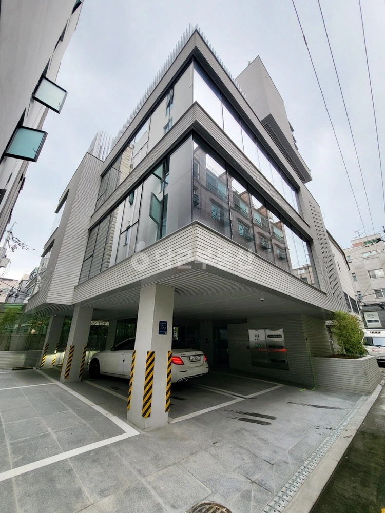 서울특별시 강남구 신사동 건물 사진 1