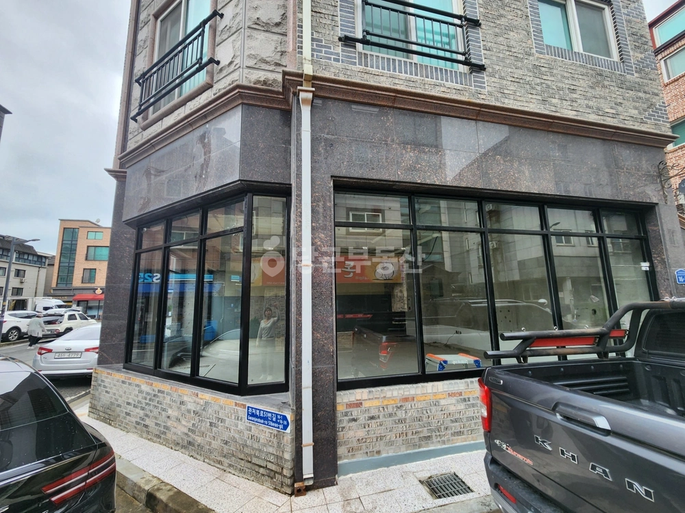 대전광역시 서구 관저동 상가 사진 1