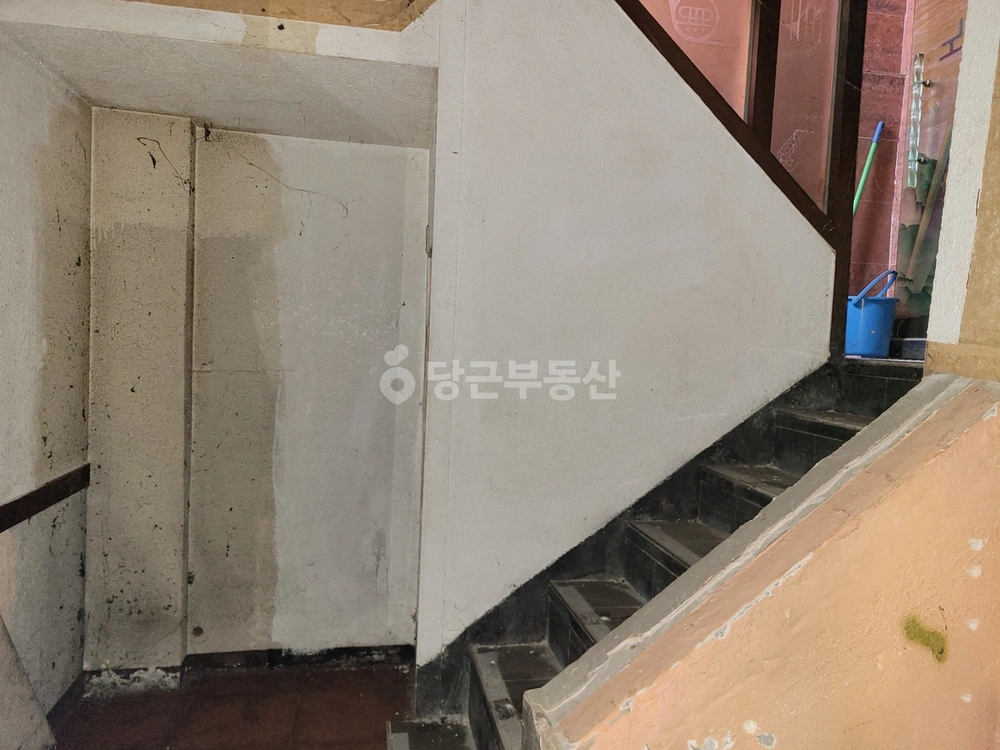 서울특별시 서대문구 창천동 상가 사진 1