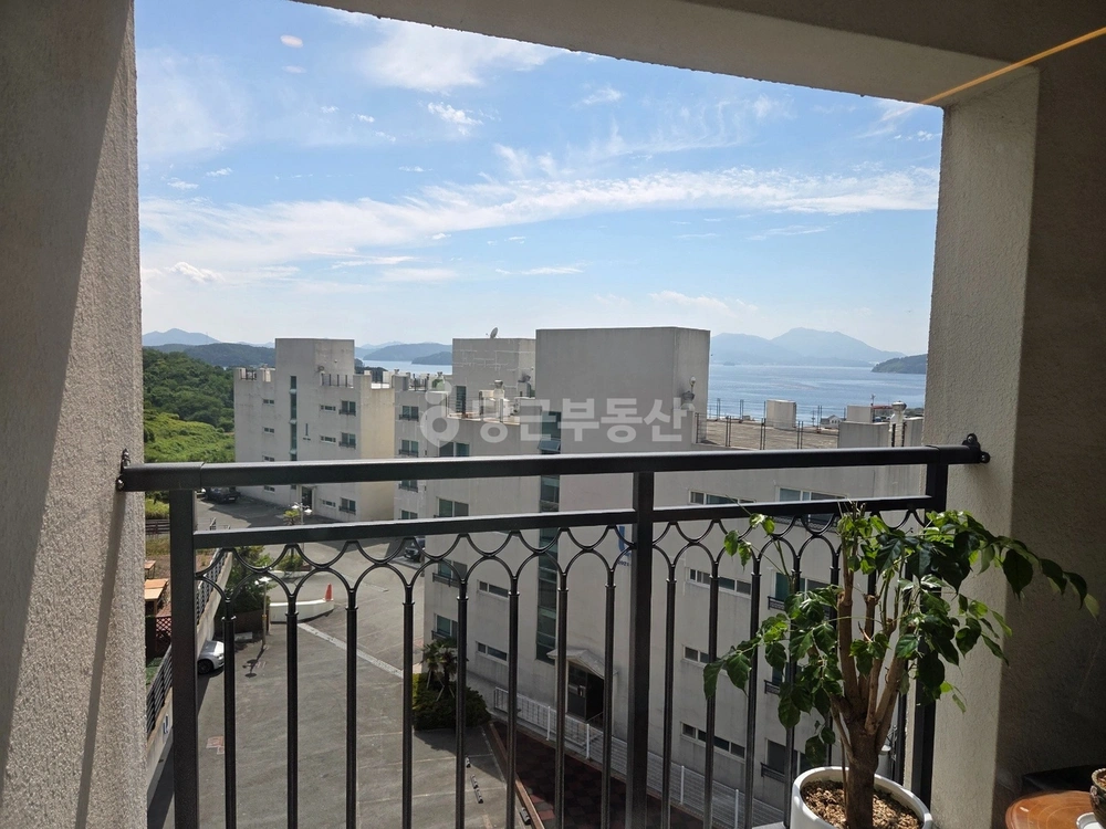 경상남도 거제시 사등면 아파트 사진 1
