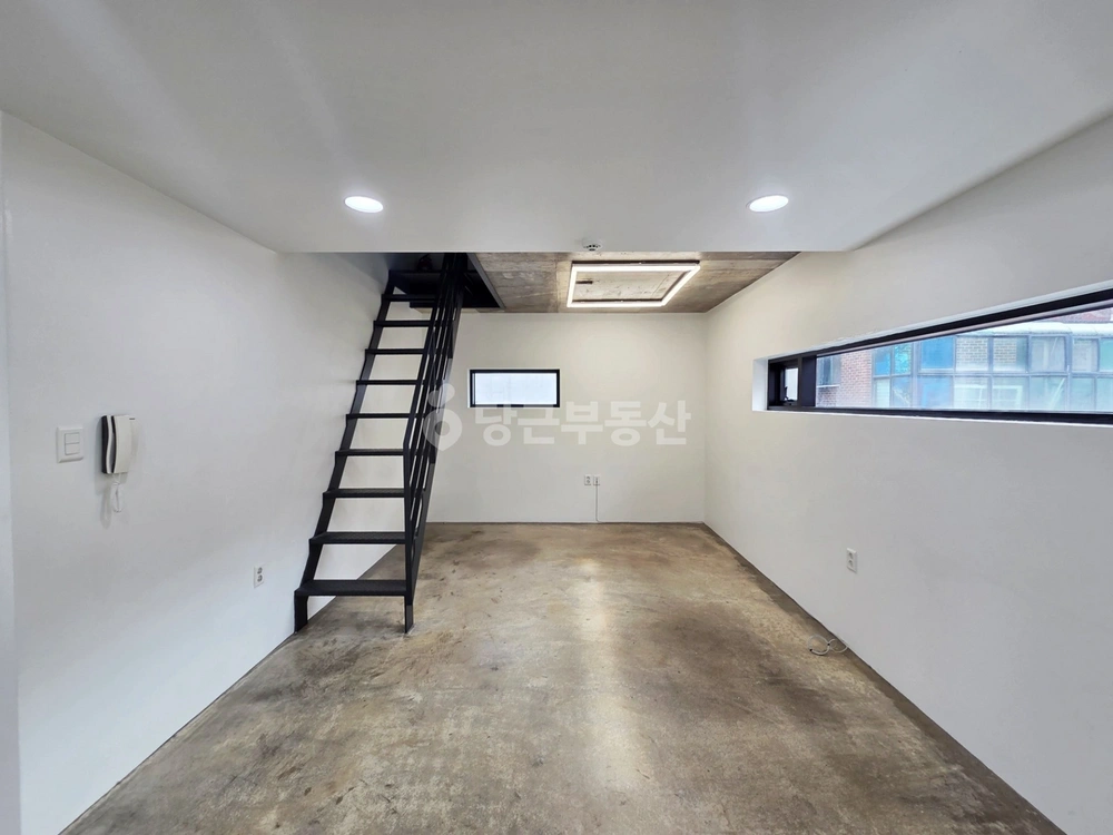 서울특별시 마포구 서교동 상가 사진 1