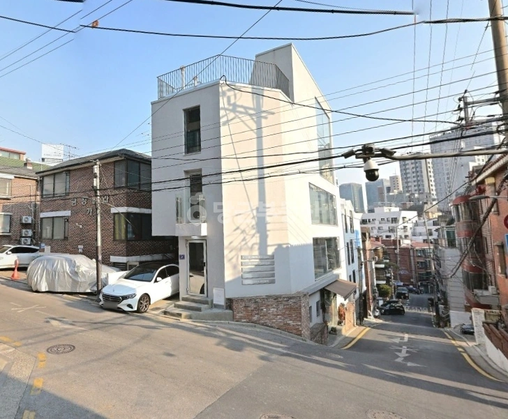 서울특별시 강남구 논현동 건물 사진 1