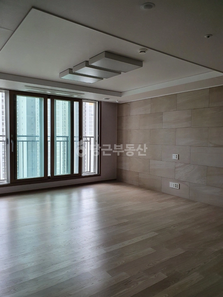 인천광역시 연수구 송도동 아파트 사진 1