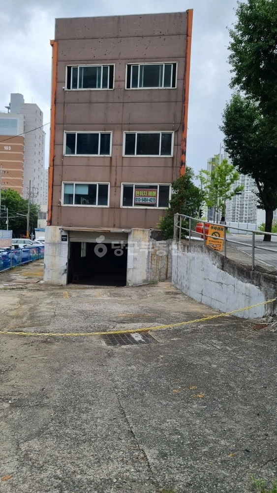 부산광역시 동래구 낙민동 공장/창고 사진 1