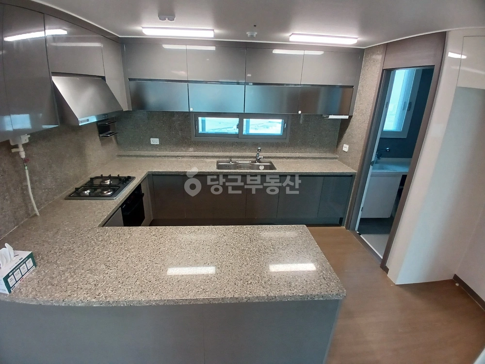 인천광역시 연수구 송도동 아파트 사진 1