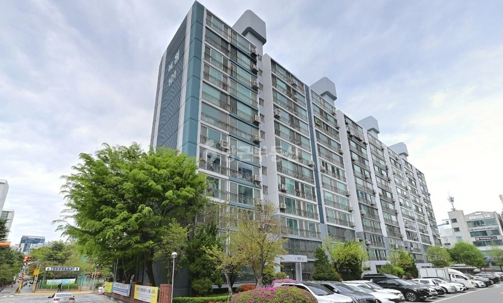 대전광역시 서구 둔산동 아파트 사진 1