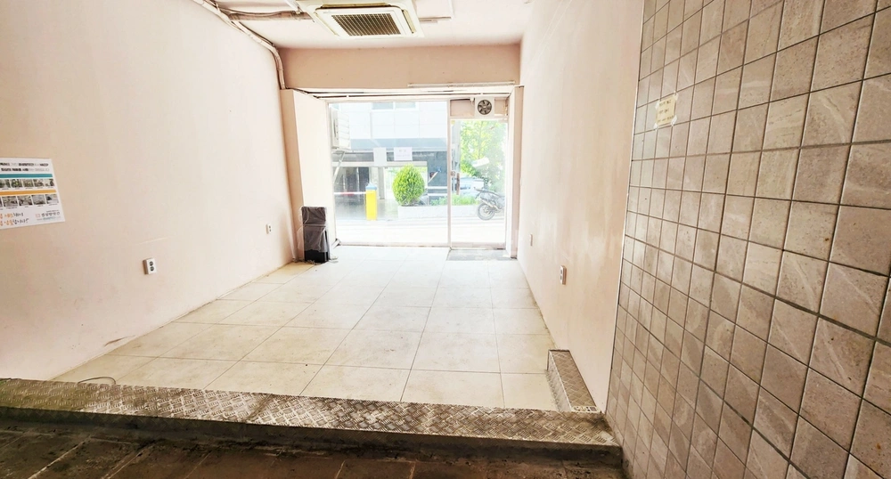 서울특별시 강남구 논현동 상가 사진 1
