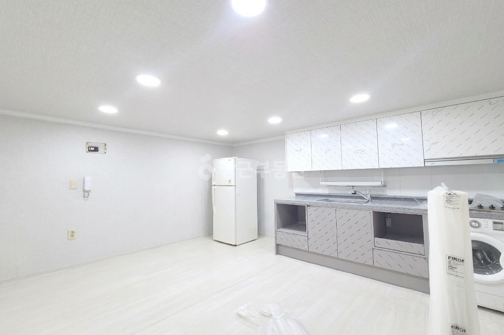 서울특별시 강남구 논현동 원룸 사진 1