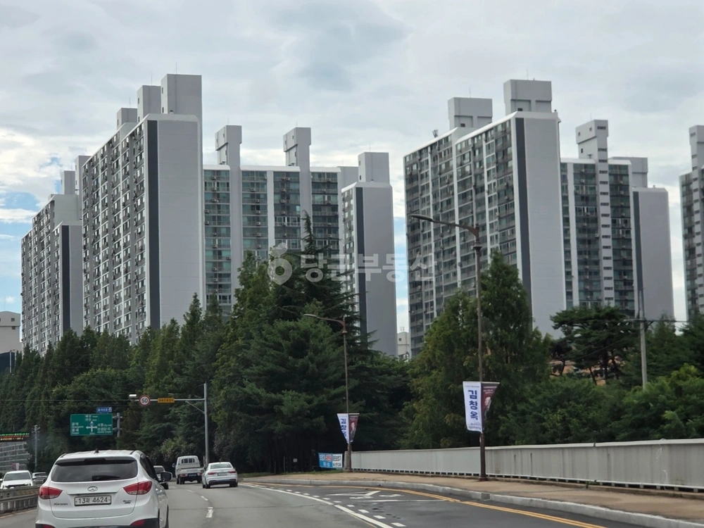 충청남도 천안시 동남구 신방동 아파트 사진 1