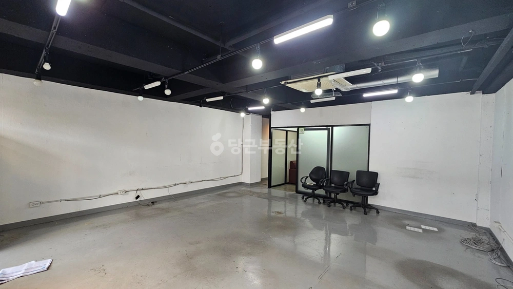 대구광역시 수성구 두산동 상가 사진 1