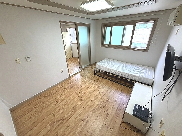 대전광역시 서구 둔산동 원룸 사진 1