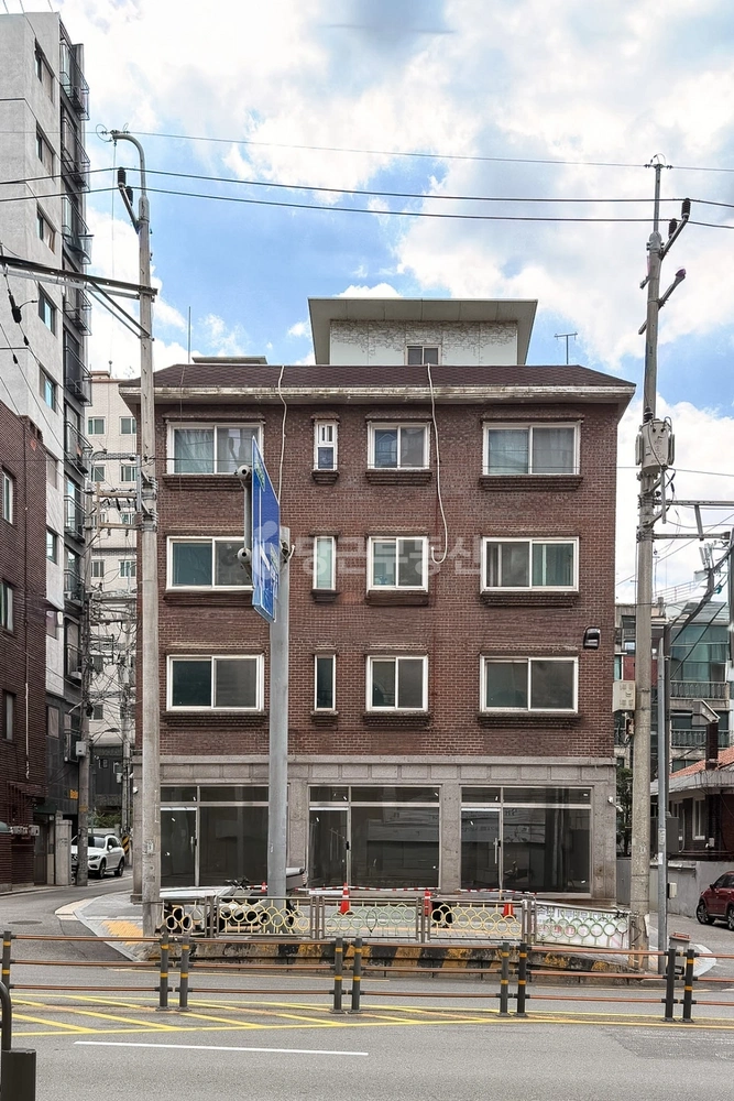 서울특별시 은평구 신사동 상가 사진 1