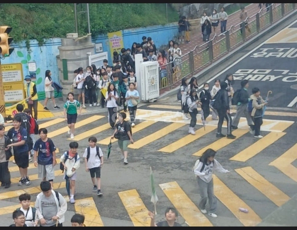 경기도 안양시 동안구 호계동 상가 사진 1