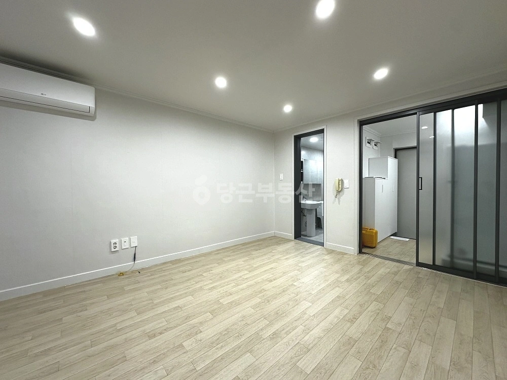 대전광역시 서구 둔산동 원룸 사진 1