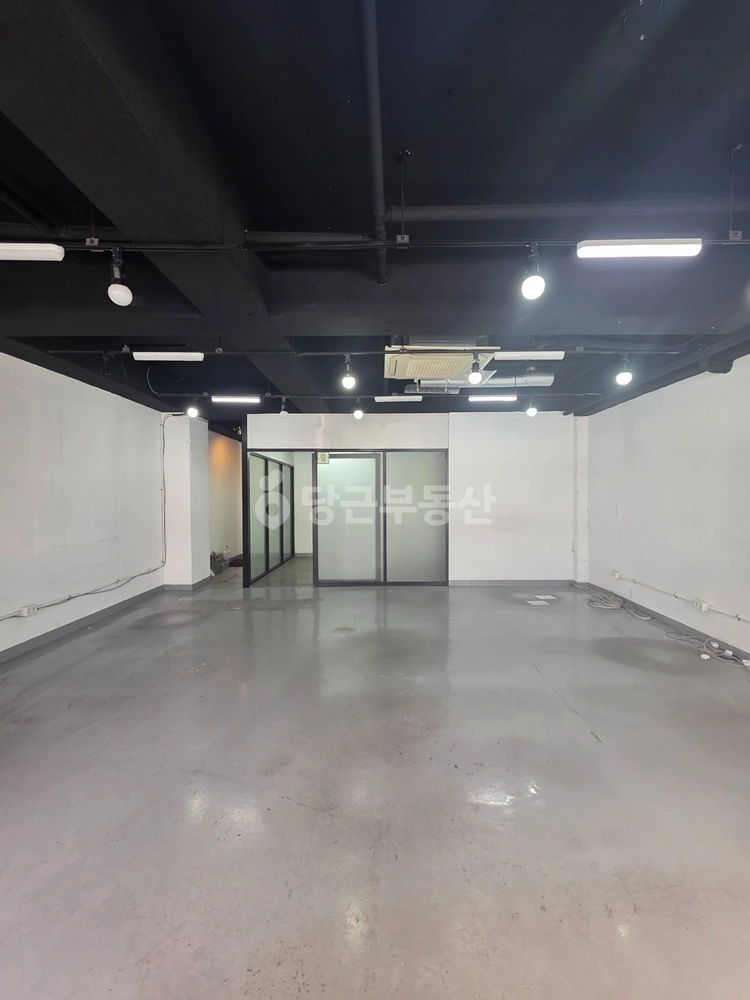 대구광역시 수성구 두산동 상가 사진 1
