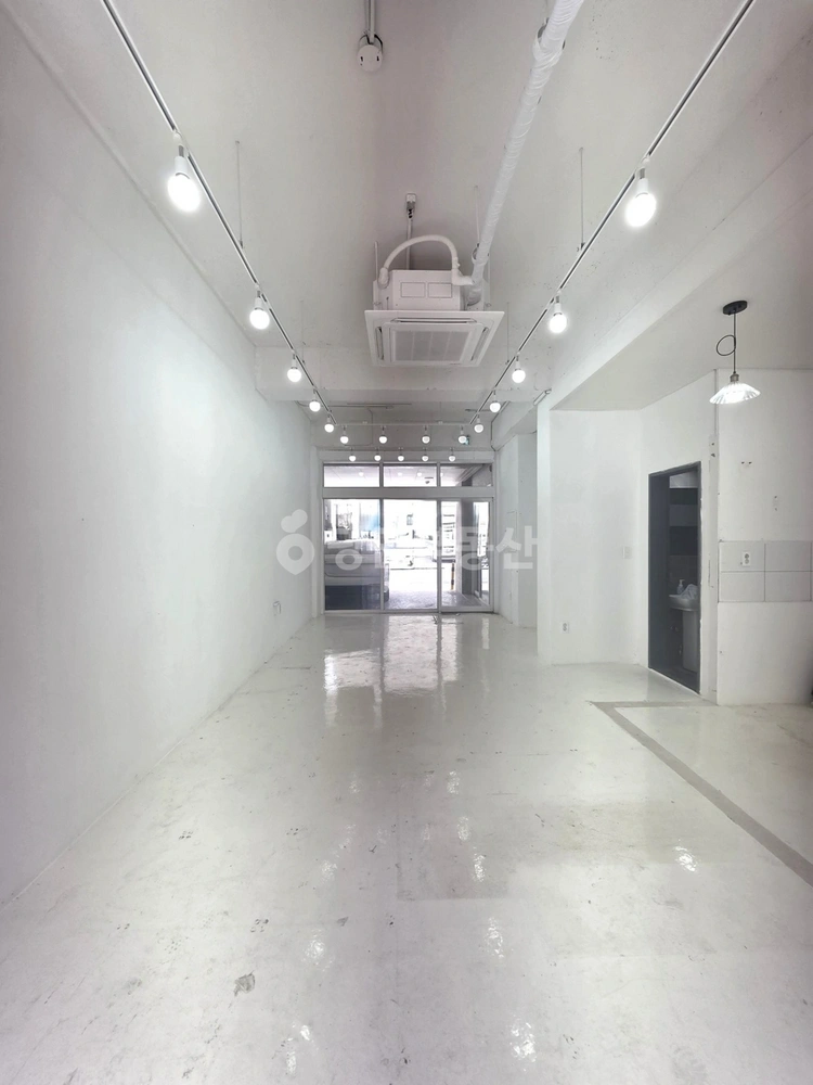 대구광역시 수성구 두산동 상가 사진 1
