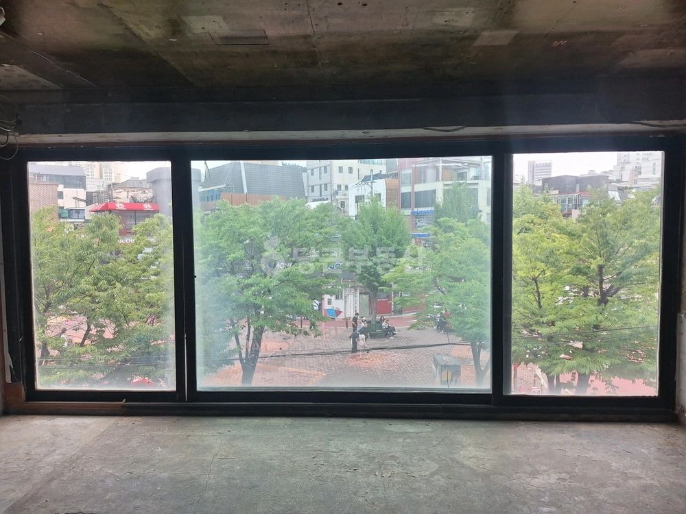 서울특별시 마포구 동교동 상가 사진 1