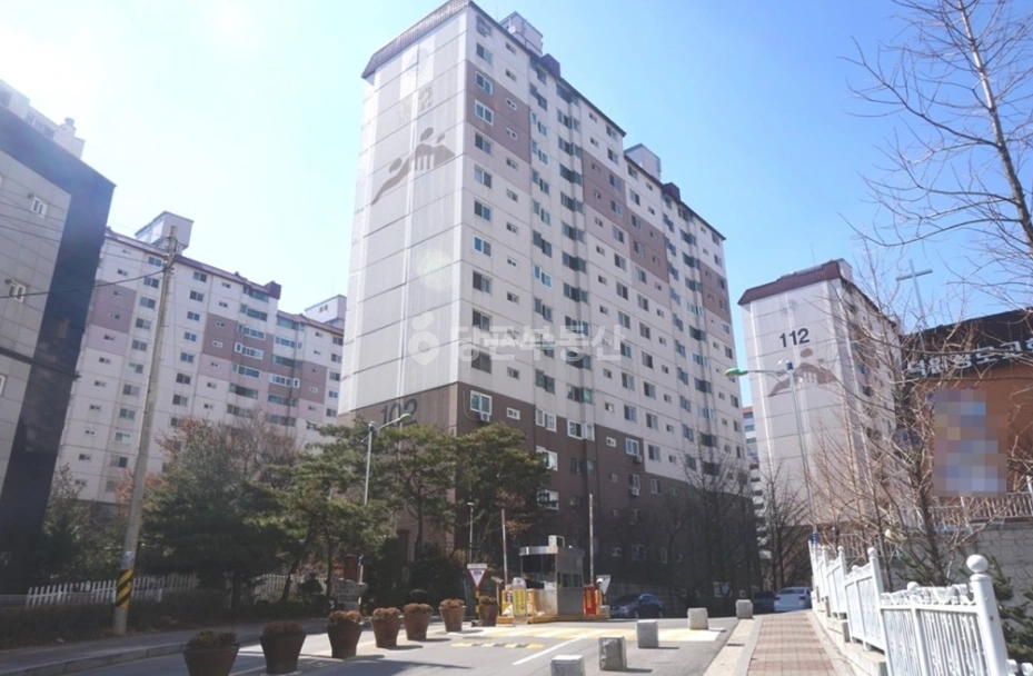 경기도 안양시 동안구 호계동 아파트 사진 1