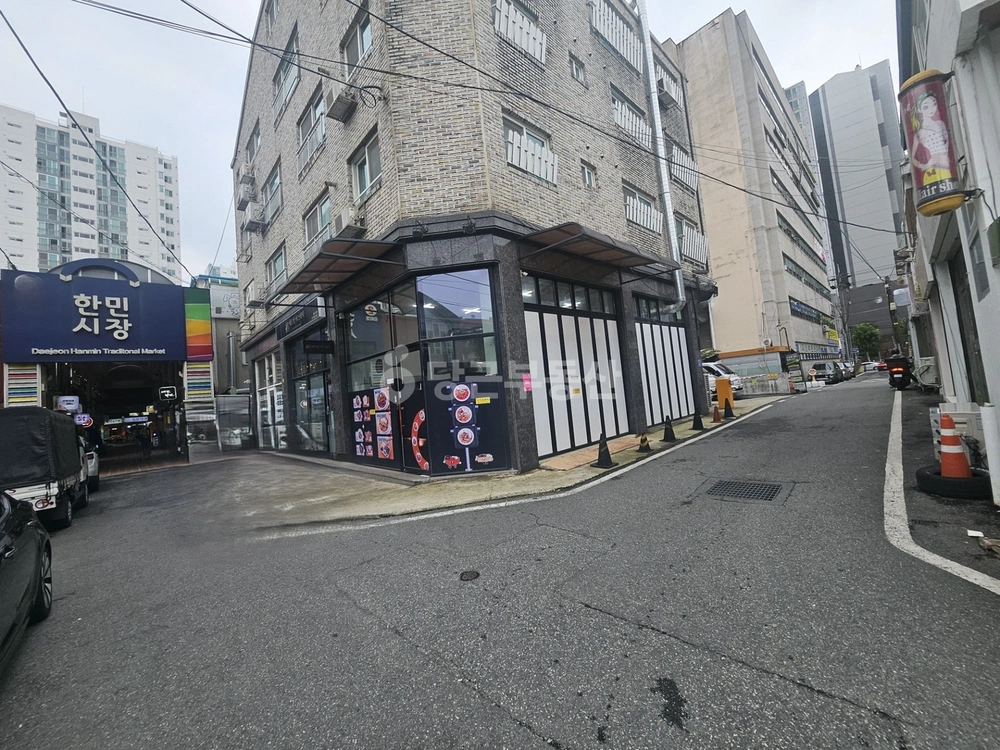 대전광역시 서구 괴정동 상가 사진 1
