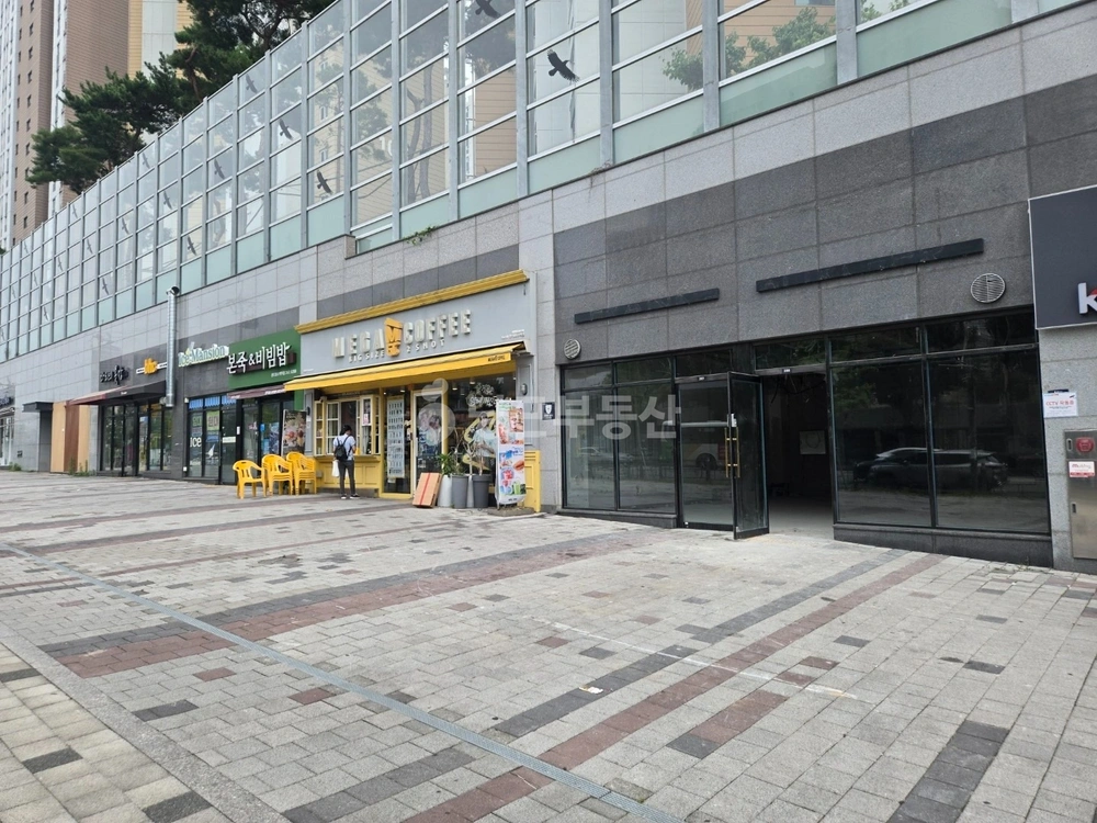 전남광주통합특별시 남구 월산동 상가 사진 1