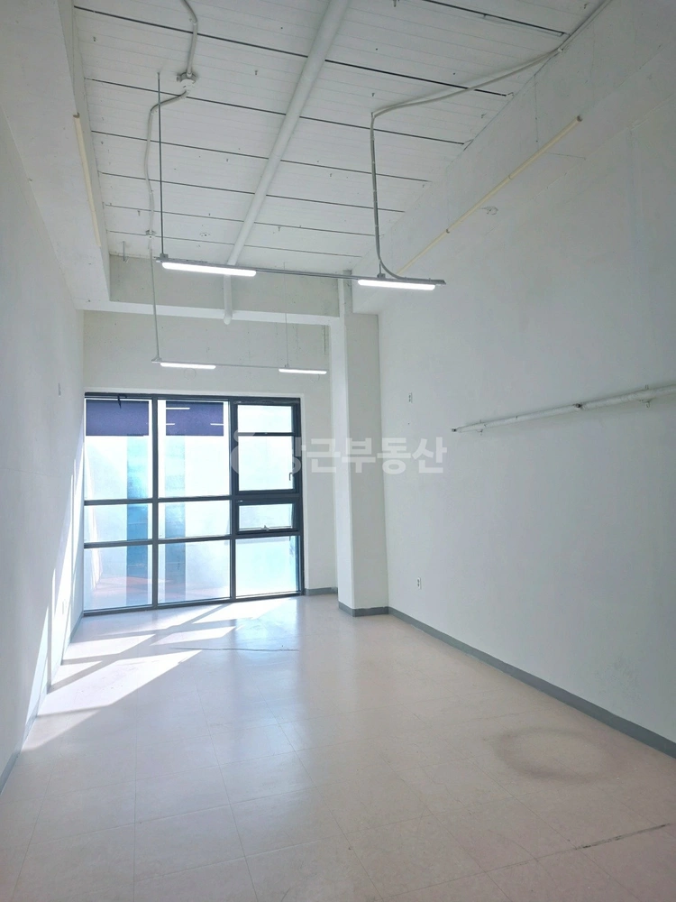 경기도 고양시 일산동구 장항동 사무실 사진 1