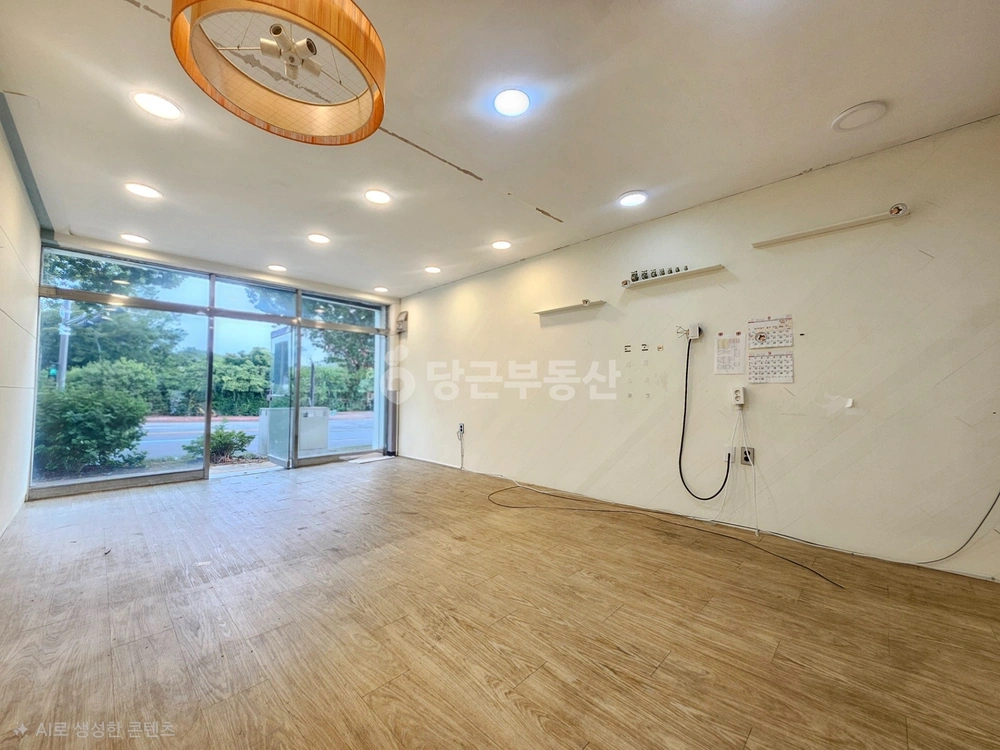 제주특별자치도 제주시 용담1동 상가 사진 1
