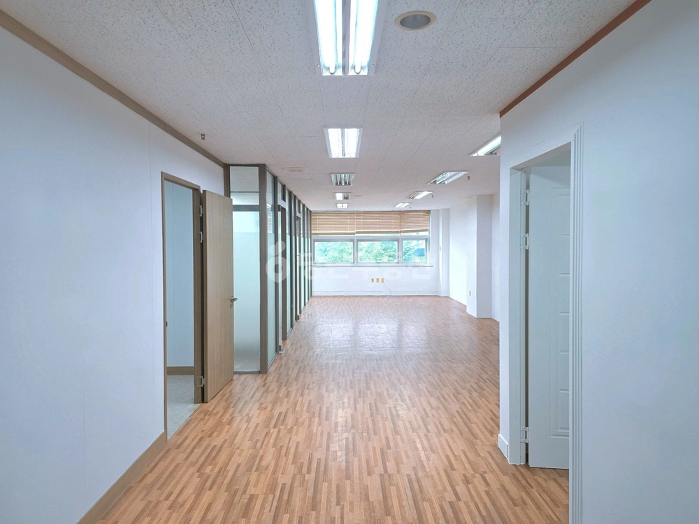 경기도 고양시 일산동구 장항동 사무실 사진 1
