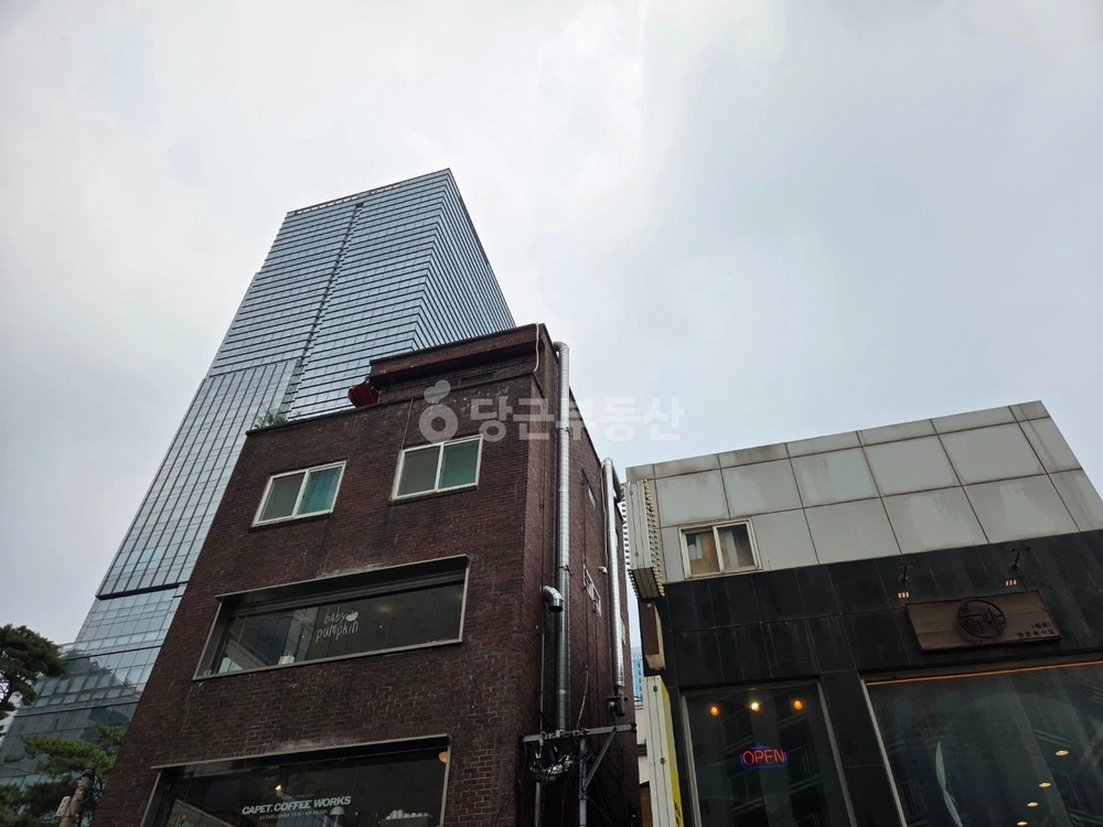 서울특별시 용산구 한강로3가 상가 사진 1