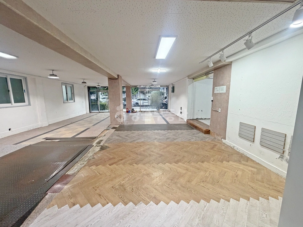 부산광역시 연제구 거제동 상가 사진 1