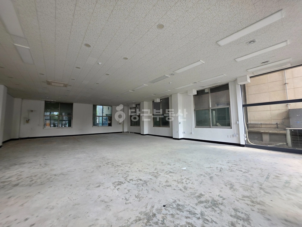 대전광역시 유성구 궁동 상가 사진 1