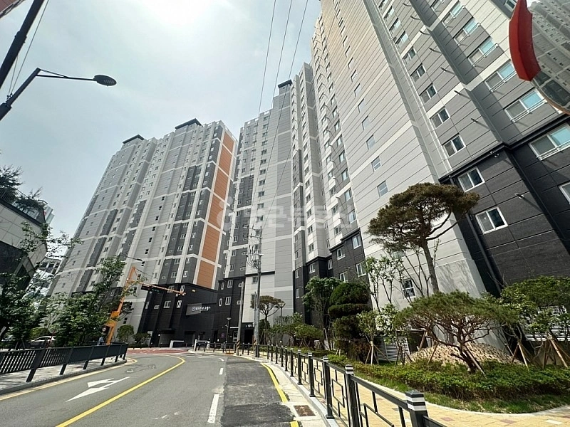 전남광주통합특별시 서구 농성동 아파트 사진 1