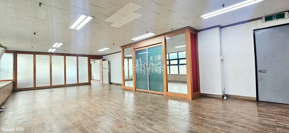 경기도 고양시 일산동구 장항동 사무실 사진 1