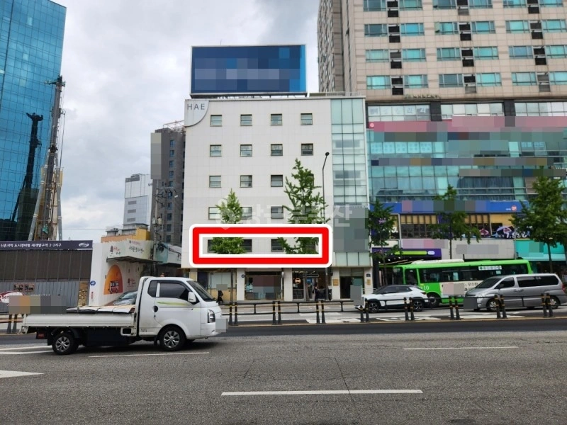 서울특별시 서대문구 창천동 상가 사진 1