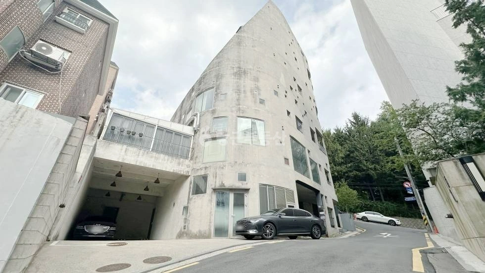 서울특별시 강남구 논현동 건물 사진 1
