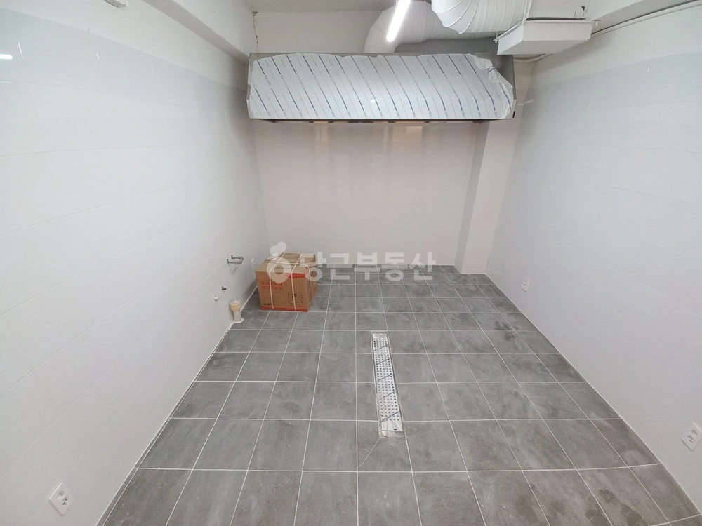 서울특별시 서대문구 창천동 상가 사진 1