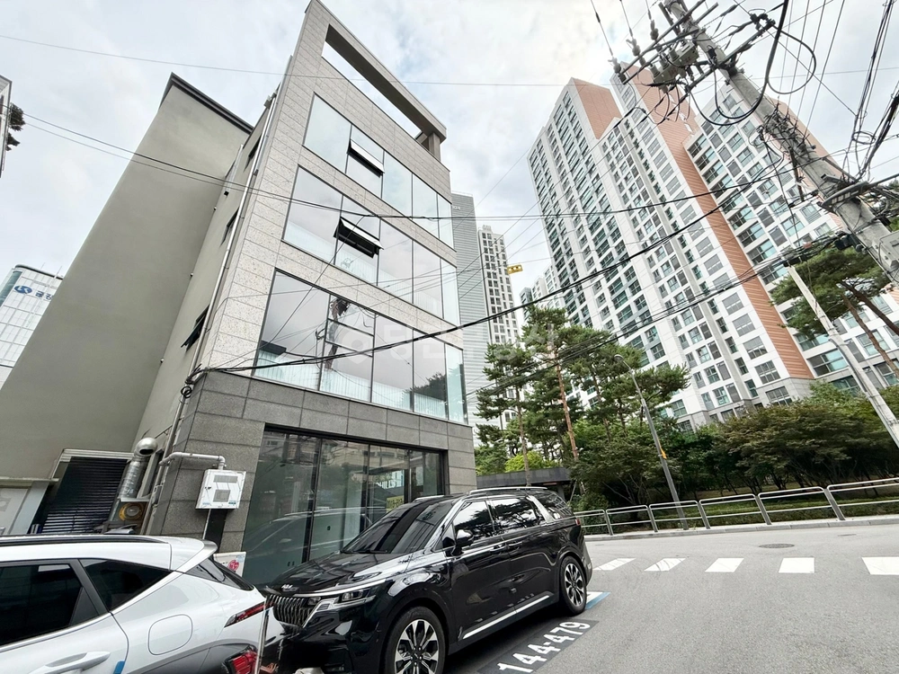 서울특별시 강남구 논현동 상가 사진 1