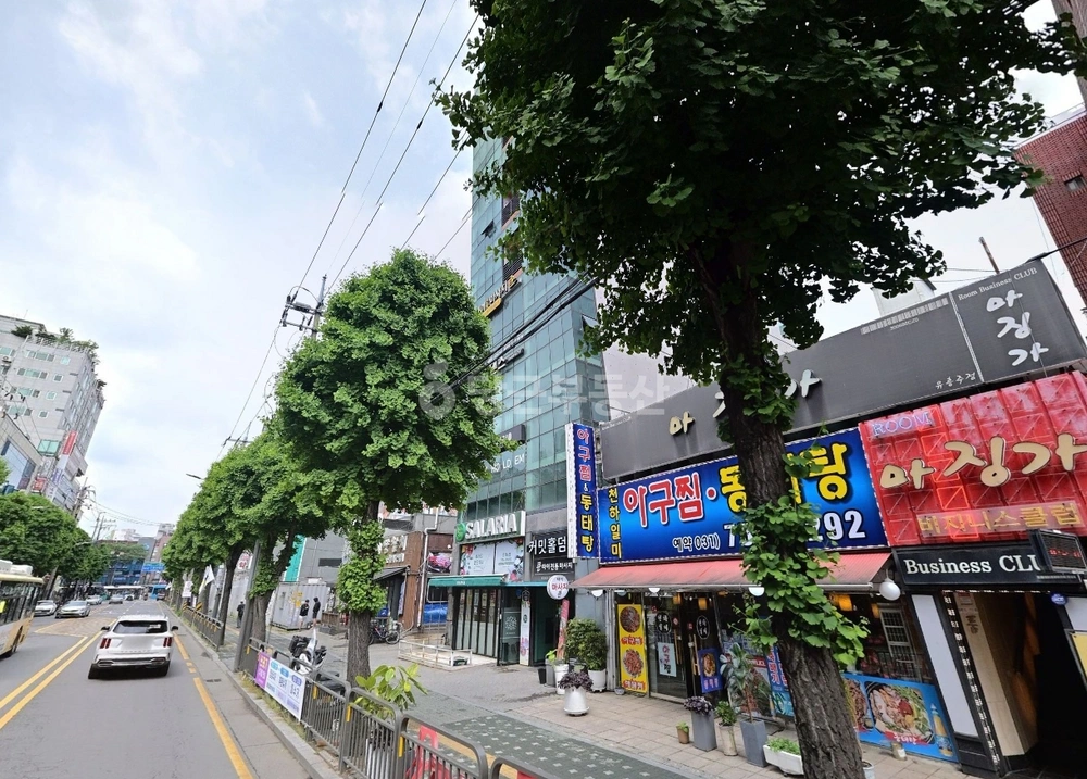 경기도 성남시 중원구 성남동 상가 사진 1