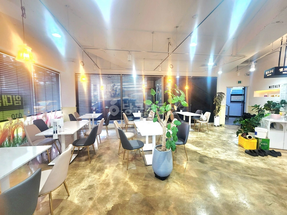 경기도 수원시 영통구 영통동 상가 사진 1