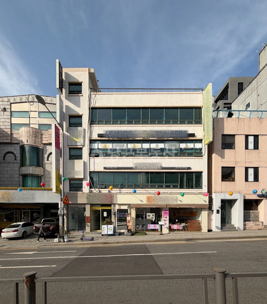 서울특별시 서대문구 창천동 상가 사진 1